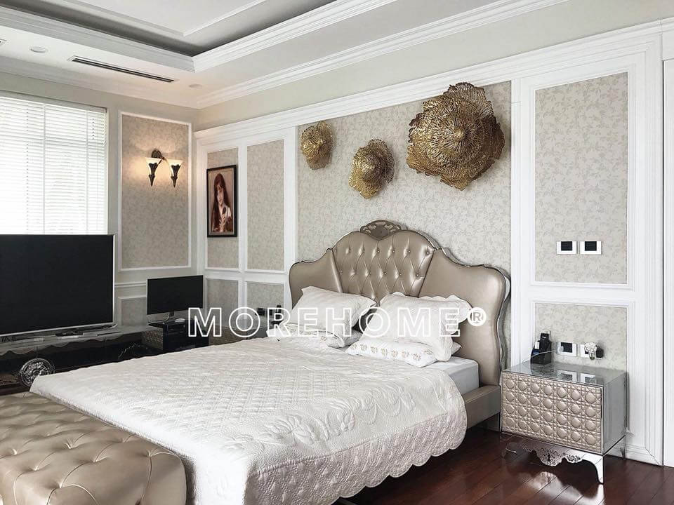 Thiết kế tân cổ điển được thể hiện rõ nét qua từng chi tiết cũng như cách bố trí sản phẩm decor tường Mẫu thiết kế và thi công nội thất biệt thự